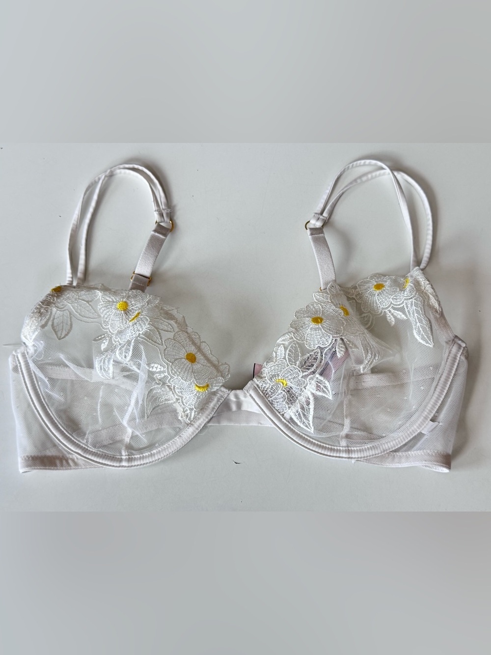 Victoria’s Secret Angels White Lace Embroidered Floral Unlined Demi Bra 34D